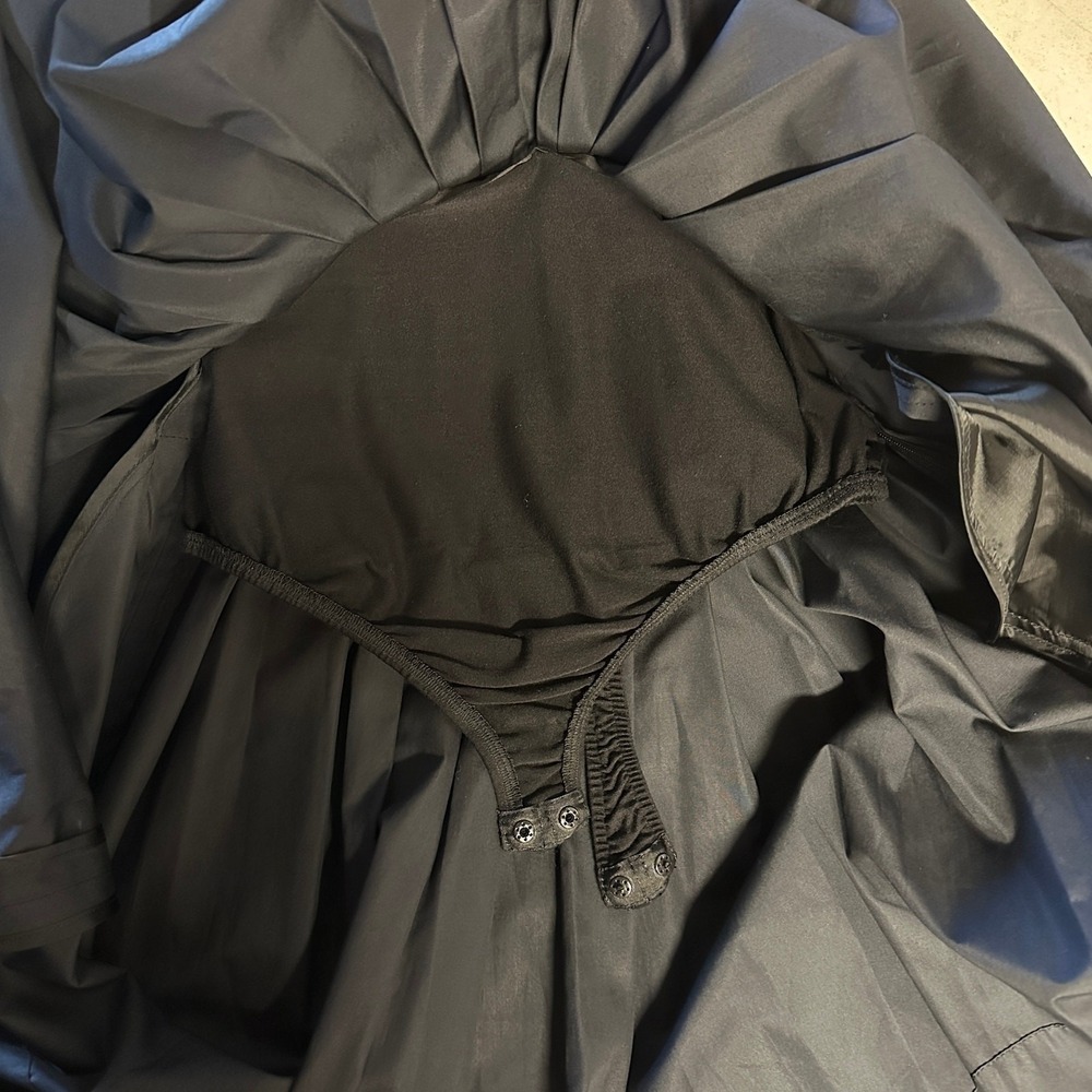 Akris Black Silk Blend V-Neck Belted Pleated Bodysuit Dress Pockets US 6 $2,390 - Picture 5 of 8